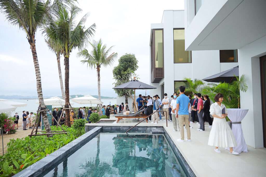 tiến độ biệt thự mẫu intercontinental ha long