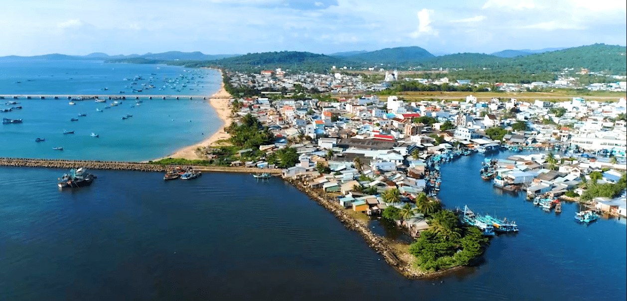 phu-quoc-thay-doi-ra-sao-sau-mot-nam-len-thanh-pho